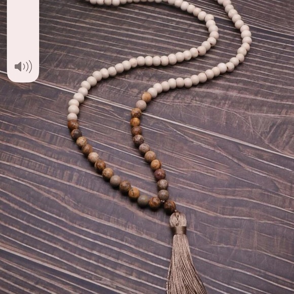 Set of bracelets and long necklace - Picture 2 of 2